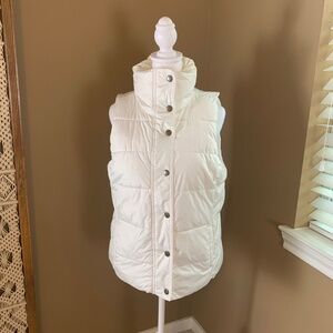 Old Navy White Puffer Vest Jacket Size Medium